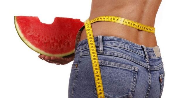 Makan tembikai akan membantu anda kehilangan 5 kg dengan cepat dalam seminggu. 